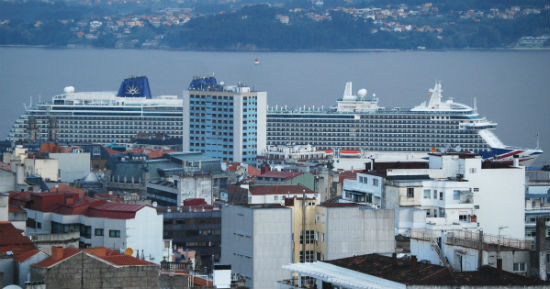 El Brittania, atracado en Vigo este jueves por la mañana/Tresyuno Comunicación