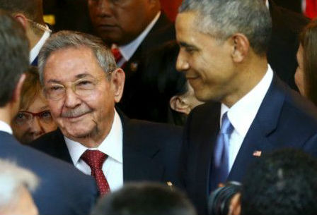 Obama y Castro en Panamá