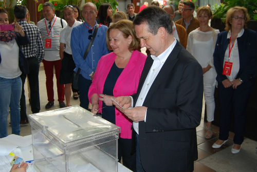 Abel Caballero votando este domingo/Tresyuno Comunicación