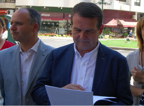El alcalde, este miércoles por la mañana, en Rosalía de Castro/Tresyuno Comunicación