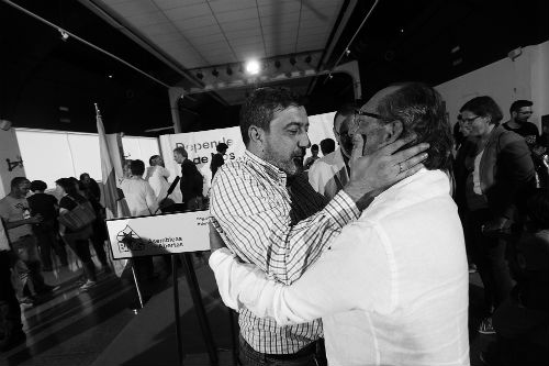 El candidato a la Alcaldía por el Bloque, Serafín Otero, con su antecesor como cabeza de cartel, Santiago Domínguez