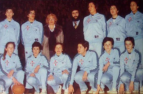 Equipo del Celta que ganó 5 ligas de baloncesto y 4 copas de la Reina. Carmen Martínez es la primera de la fila superior, empezando por la izquierda