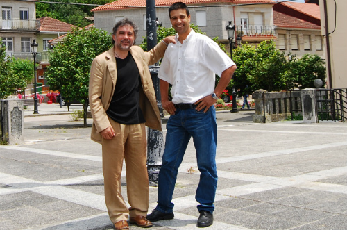 O nacionalista Xosé Manuel Rodríguez, que asumirá a Alcaldía, e o socialista Eduardo Mariño, que será o primeiro tenente de alcalde, durante a entrevista concedida a vigoalminuto