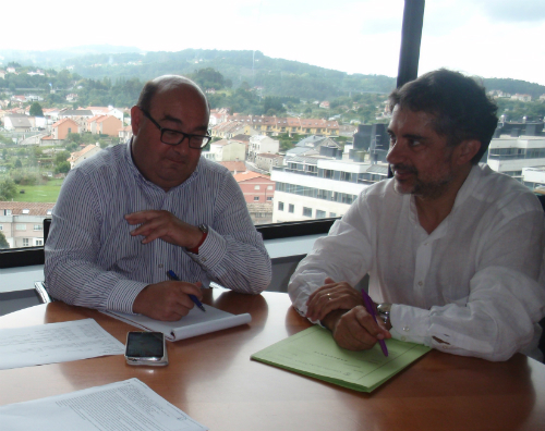 O xefe territorial de Cultura e Educación en Pontevedra, César Pérez Ares, e o alcalde de As Neves, Xosé Rodríguez Méndez