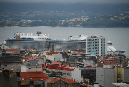 El Anthem of the Seas, atracando en Vigo esta mañana/Tresyuno Comunicación