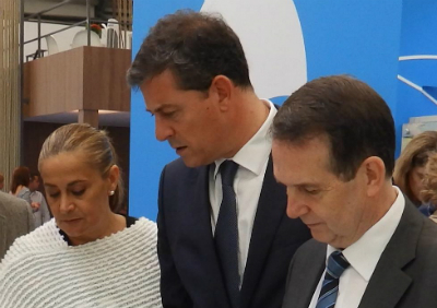 La presidenta de la Diputación, Carmela Silva, Besteiro, y el alcalde Caballero, este miñercoles en Conxemar