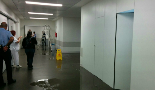 Aguas fecales en Urgencias del Cunqueiro, este martes