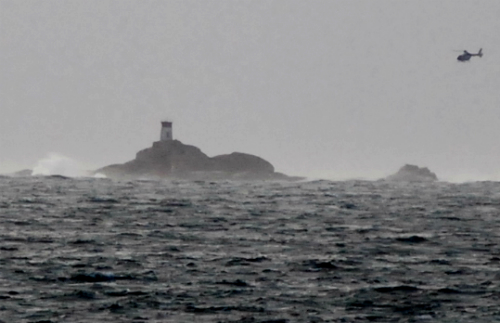 Operativo de rastreo en el islote Agoeiro en Cíes/Foto:vigoalminuto.com