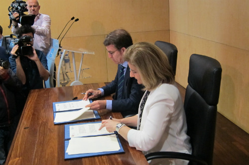 O presidente do Goberno de Galicia e a ministra de Seguridade Social en funcións, este luns en Vigo
