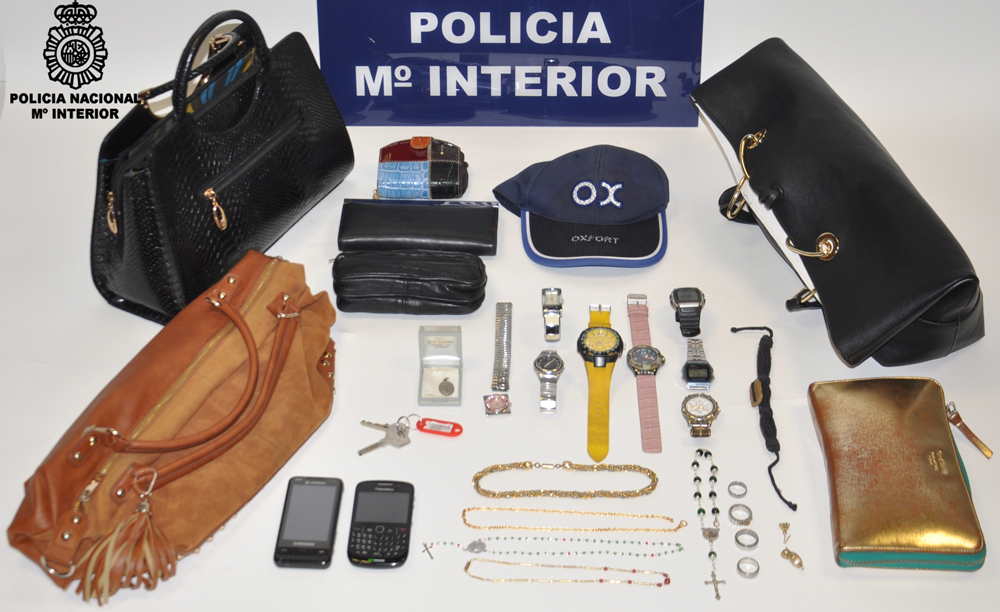 Algunos de los objetos sin identificar encontrados en el registro.