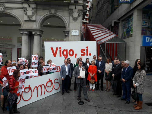 El alcalde durante el acto de balance de sus 9 años al frente del Gobierno local, este lunes en la Porta do Sol/Foto:vigoalminuto.com