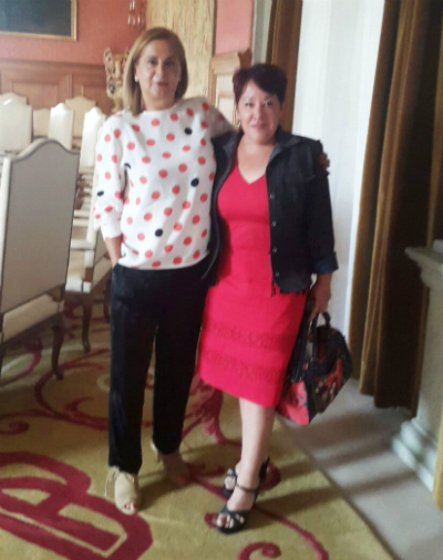 A presidenta da Deputación, Carmela Silva, coa presidenta da Casa de Galicia en Touluse, María López Muradás, na xuntanza que mantiveron na cidade francesa