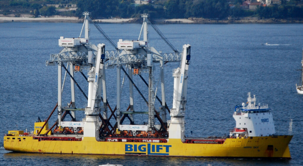 barco-con-gruas