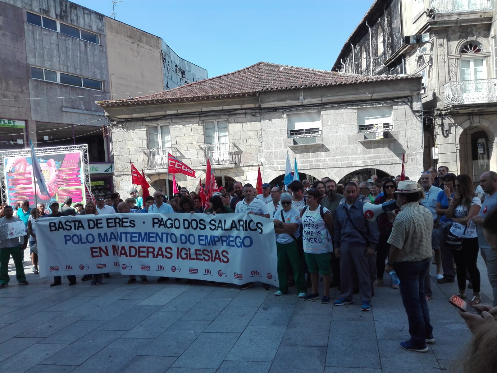 Responsabilizan ao "desleixo" da Xunta e á "cobiza" dos bancos do despido de 164 traballadores de Maderas Iglesias