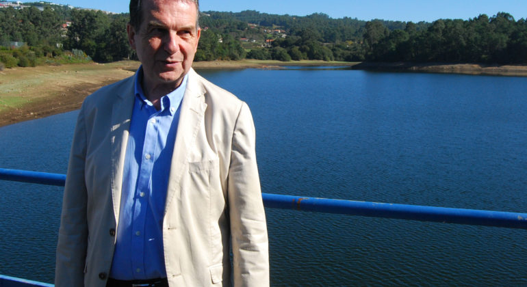 Caballero anuncia medidas para ahorrar agua y culpa a la Xunta de las limitaciones del abastecimiento