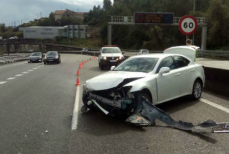53 feridos en accidentes de tráfico nunha fin de semanas sen mortos nas estradas galegas