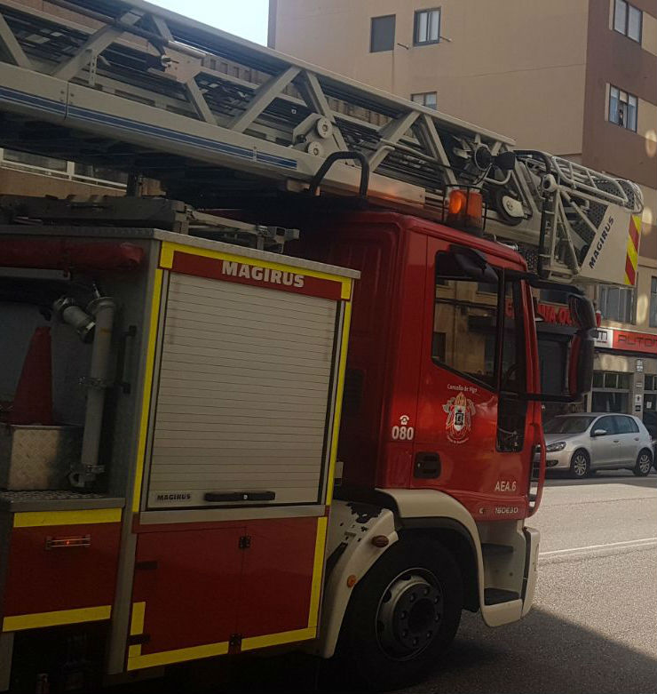 Muere una mujer de 93 años al derribarse el tejado de su casa, tras una explosión