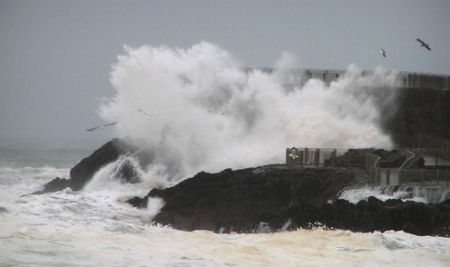 A costa galega en 'aviso amarelo' por mar de fondo e ventos fortes