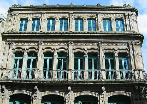 Pecha a Biblioteca do Casco Vello para realizar traballos de desinfección