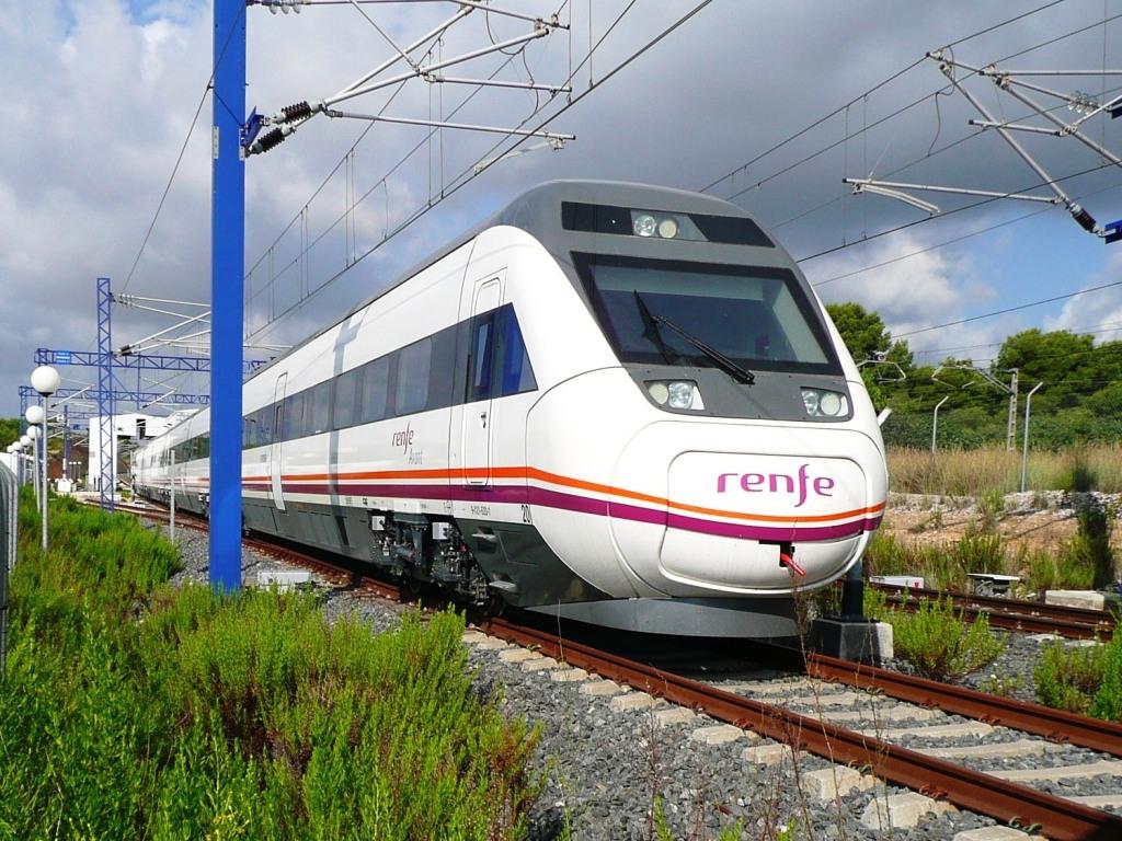 Este martes, día 1, Renfe pone a la venta los 'abonos gratuitos' hasta final de año