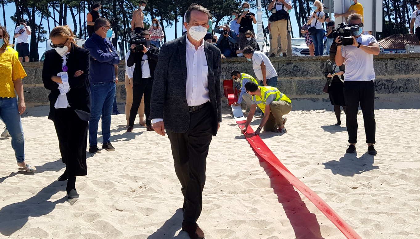 Abel Caballero en la playa