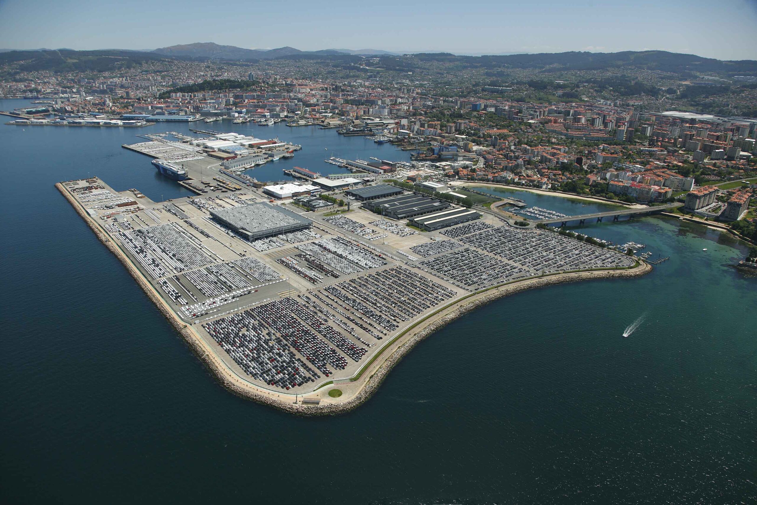 Más de 41 millones de euros para construir el nuevo silo de coches de la terminal de Bouzas