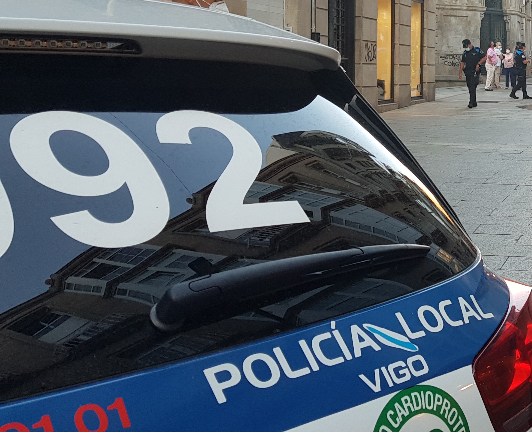 La Policía Local auxilia a una anciana que llevaba dos días tirada en el suelo de su casa