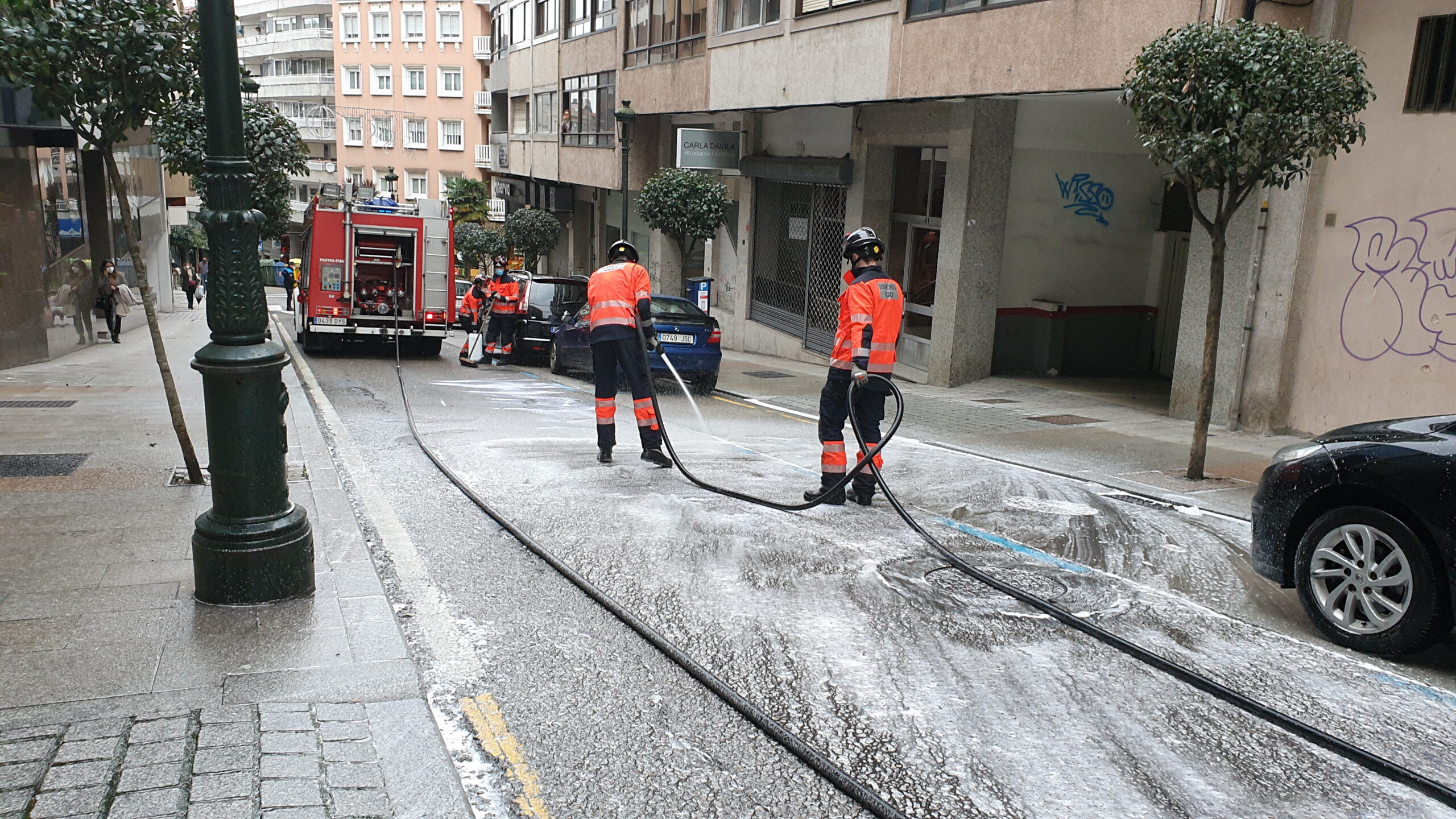 Bomberos Vigo en una actuación reciente/vigoalminuto