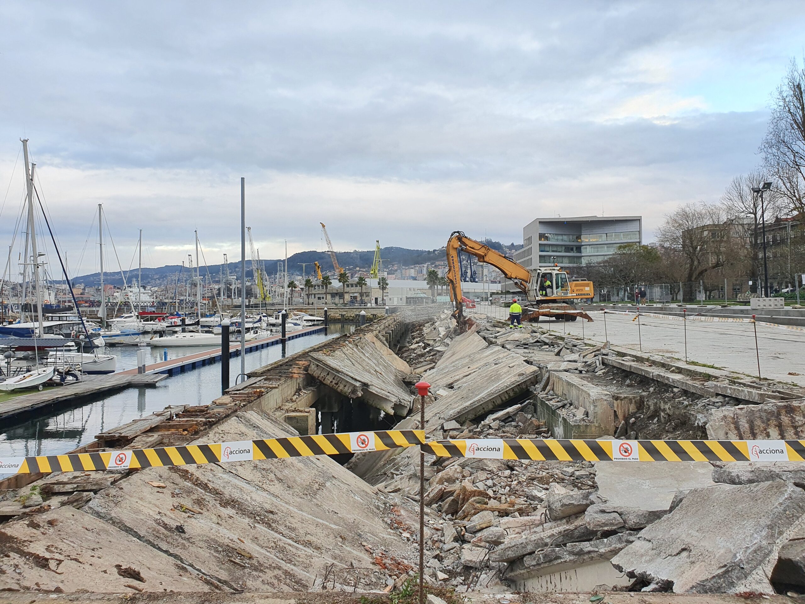 Obras zona accidente O Marisquiño Vigo/vigoalminuto.com