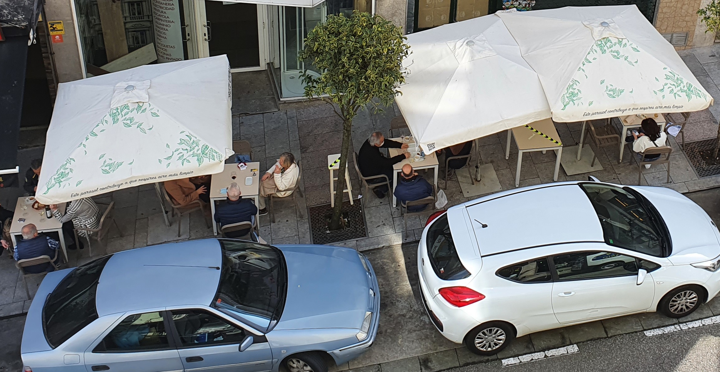 Terraza abrierta en Vigo al comienzo de la desescalada