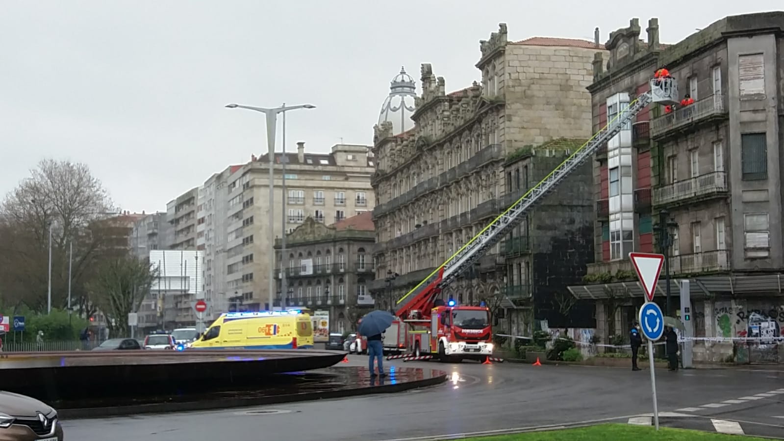 Edificio que se ha derrumbado en Areal