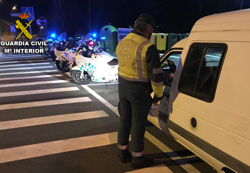 Tráfico comezou este luns unha campaña de control de alcol e drogas ao volante