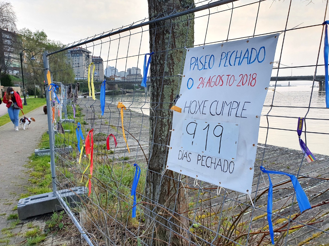 El paseo de Bouzas lleva casi 1.000 días vallado