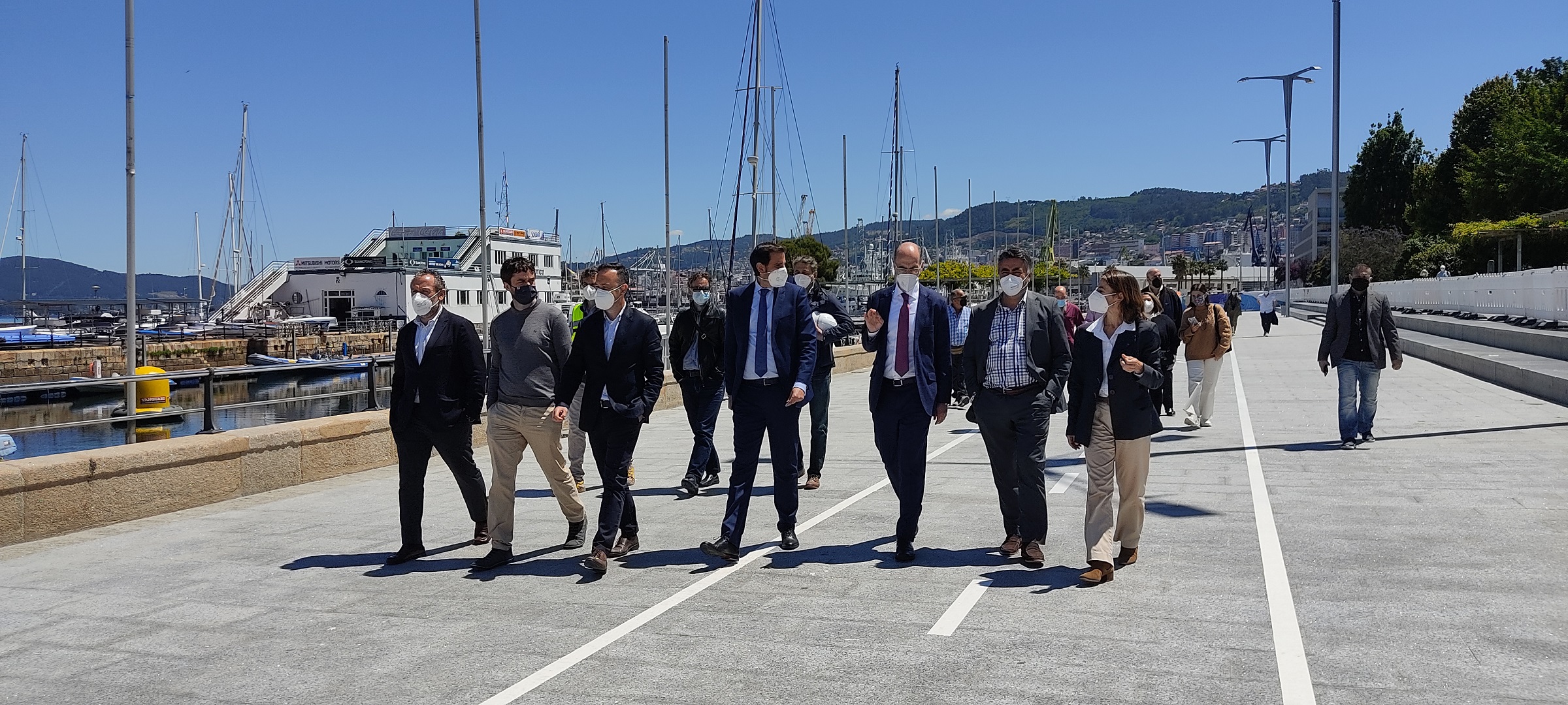 Acabado el tramo de 'Las Avenidas' entre la estatua de Julio Verne y A Laxe