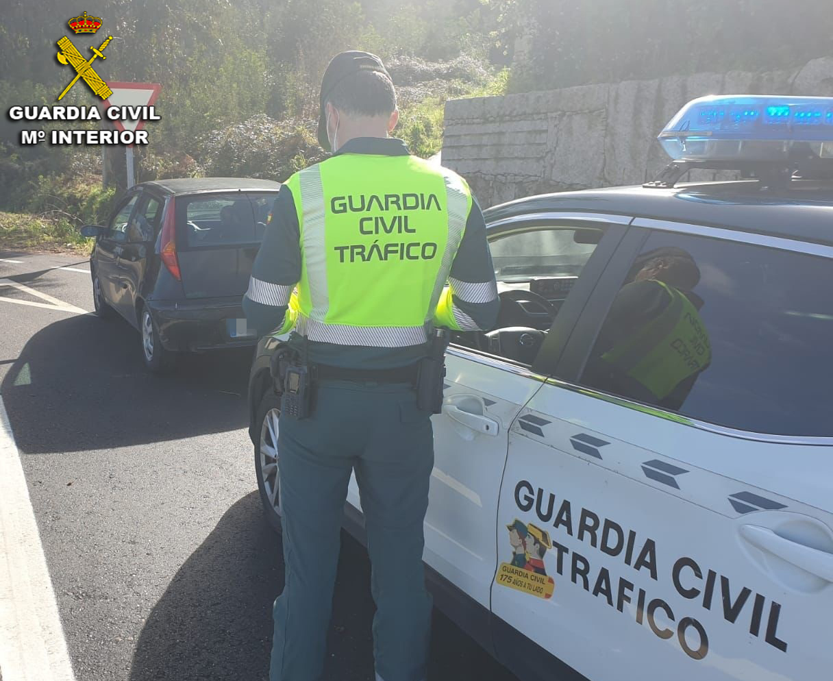 Intenta atropellar a un guardia civil y se da a la fuga