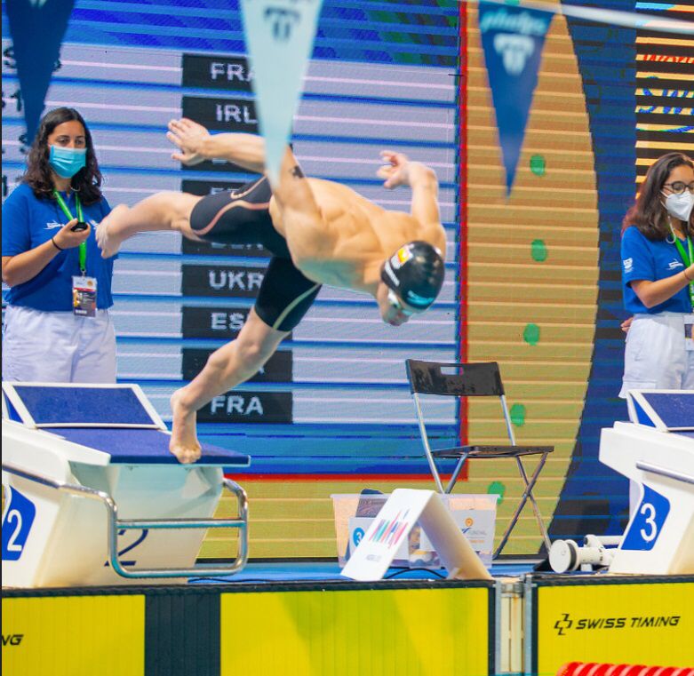 El vigués Juan Ferrón, récord de España en 100 mariposa y 5º en el Europeo de Funchal