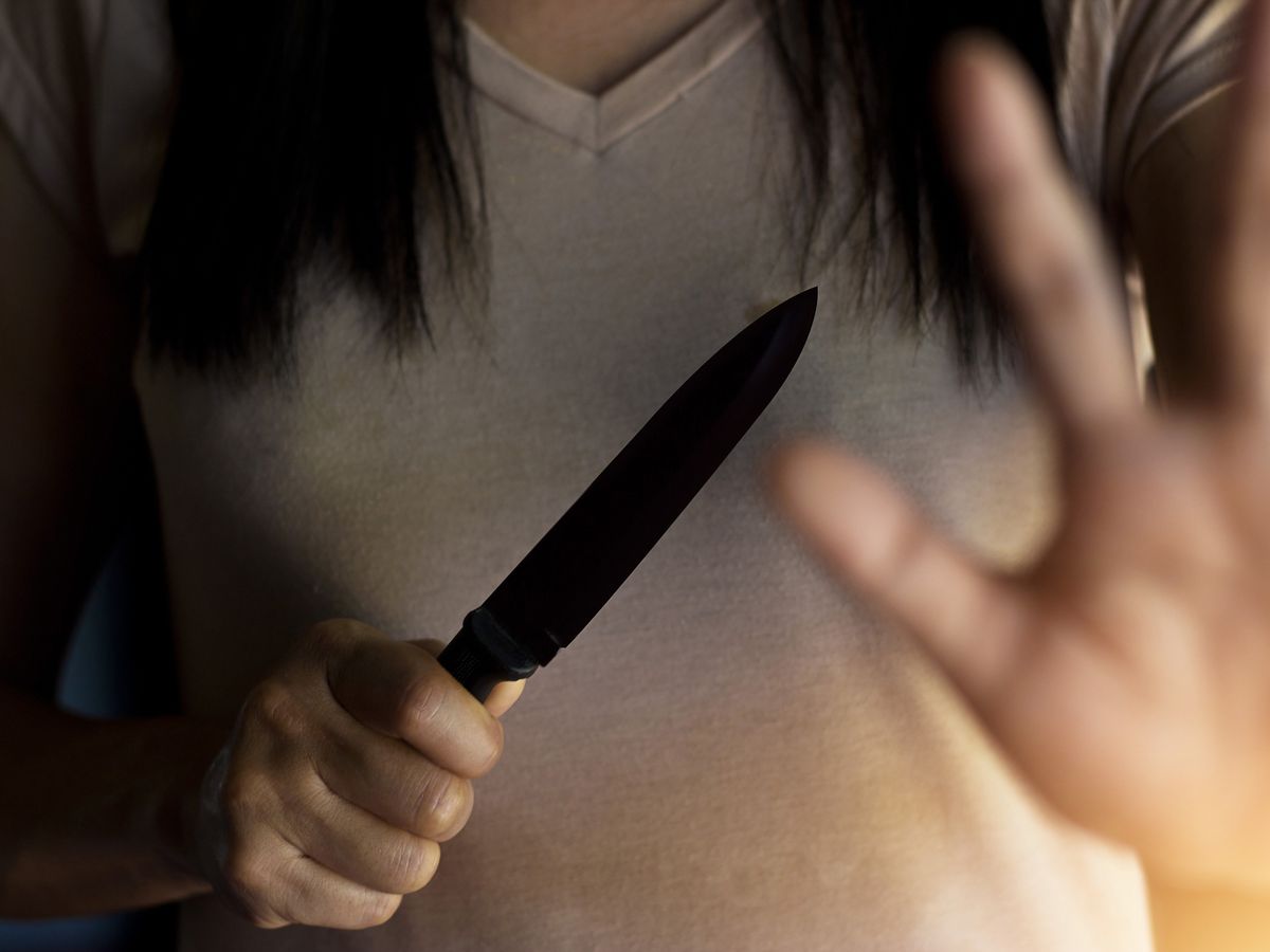 Detenida tras amenazar de muerte a su compañera de piso, con un cuchillo