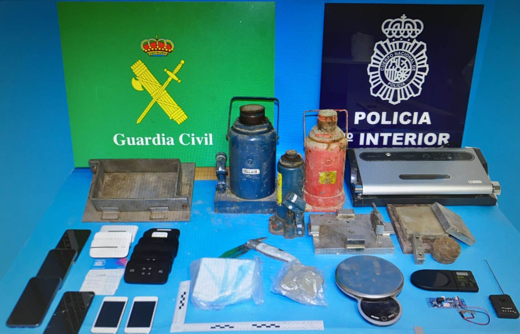 Tres detenidos en Arousa en un 'nuevo golpe' contra el tráfico de cocaína y heroína
