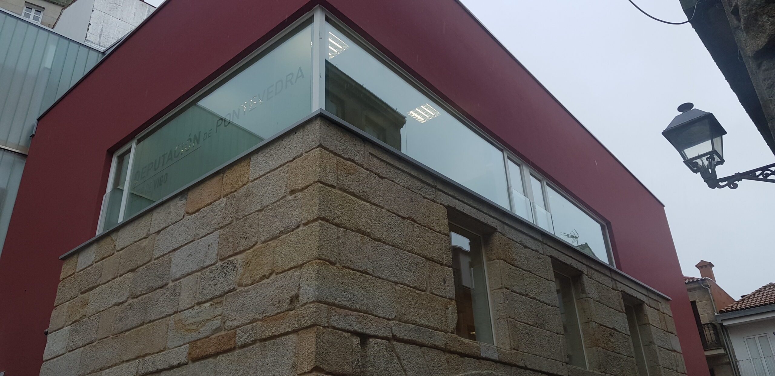 As exposicións de Rosendo Cid e David Fidalgo Omilabren este xoves na Sede de Vigo da Deputación