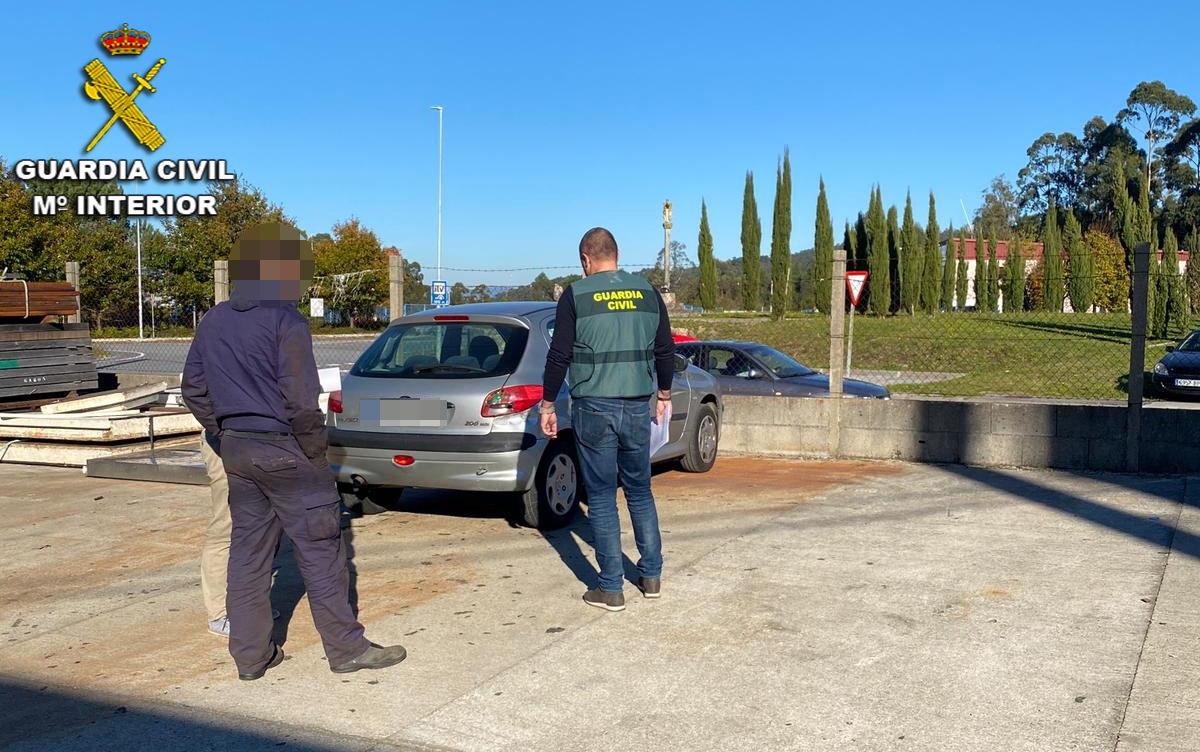 Acusado de un delito contra la seguridad vial por circular en sentido contrario por la AP-9