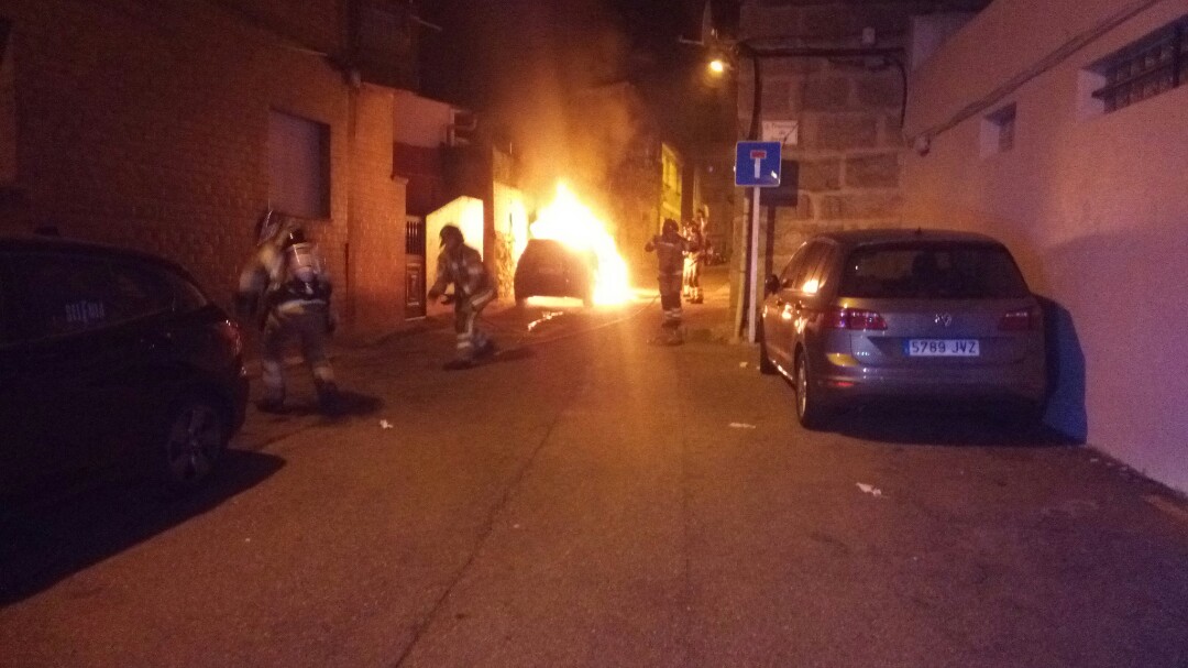 Incendio provocado de un coche en Vigo