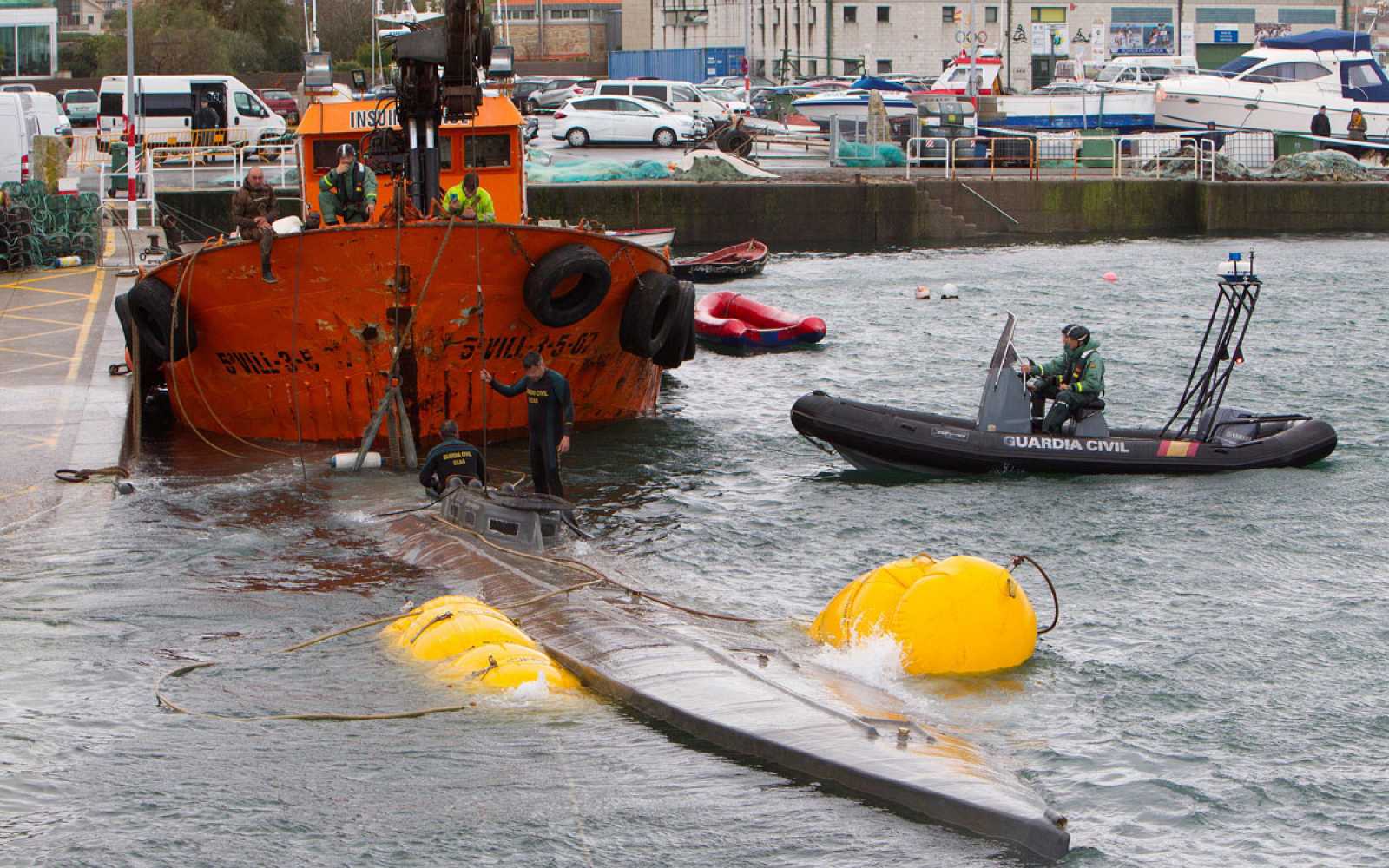 Reflotando el narcosubmarino