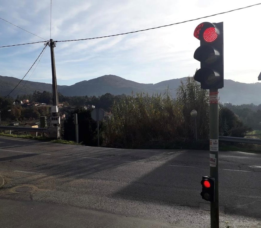 En funcionamento os semáforos entre Peinador, Louredo e Puxeiros, en Mos