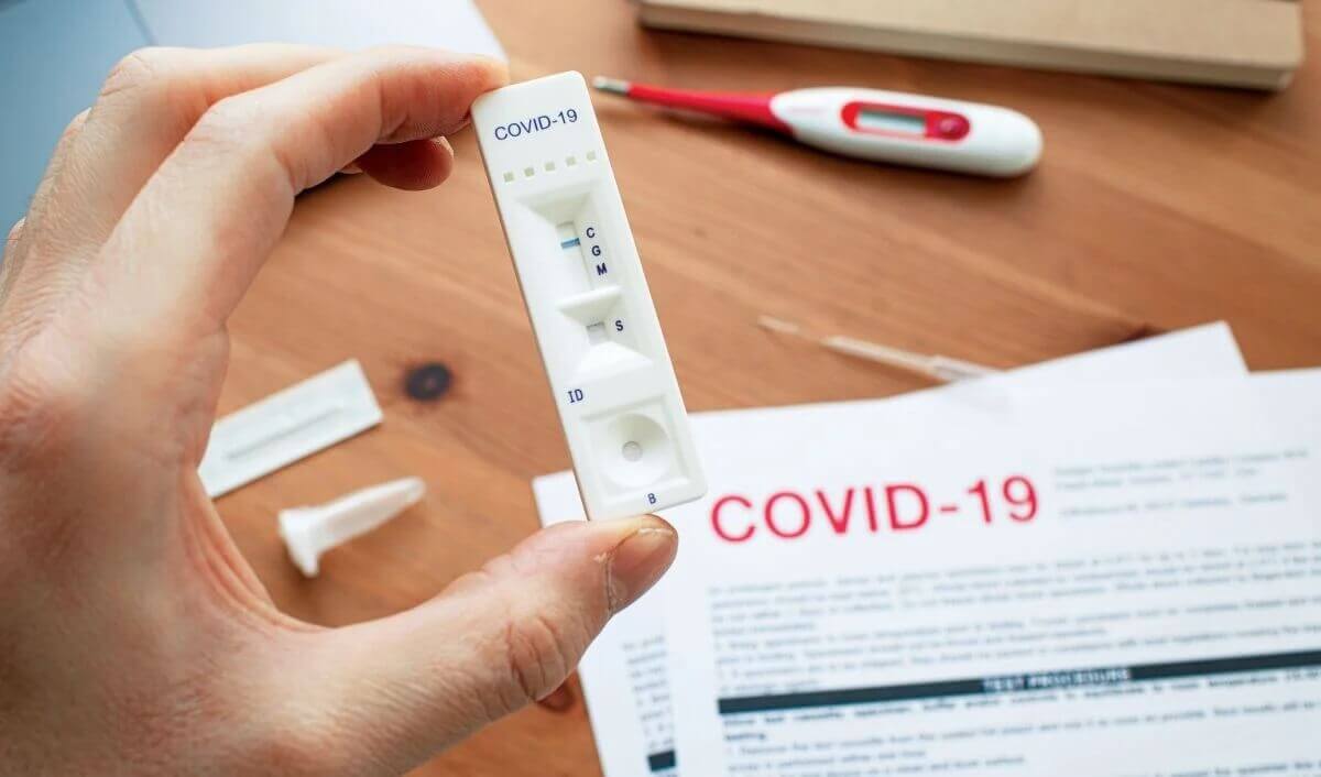 El Gobierno limita a 2,94€ el precio de los test de antígenos