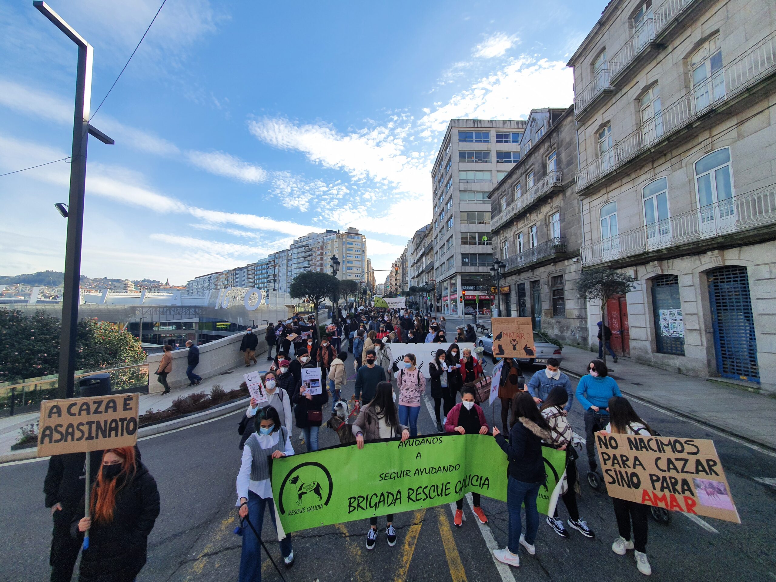 Vigo sale a la calle contra la caza, "¡no es deporte, es asesinato!"