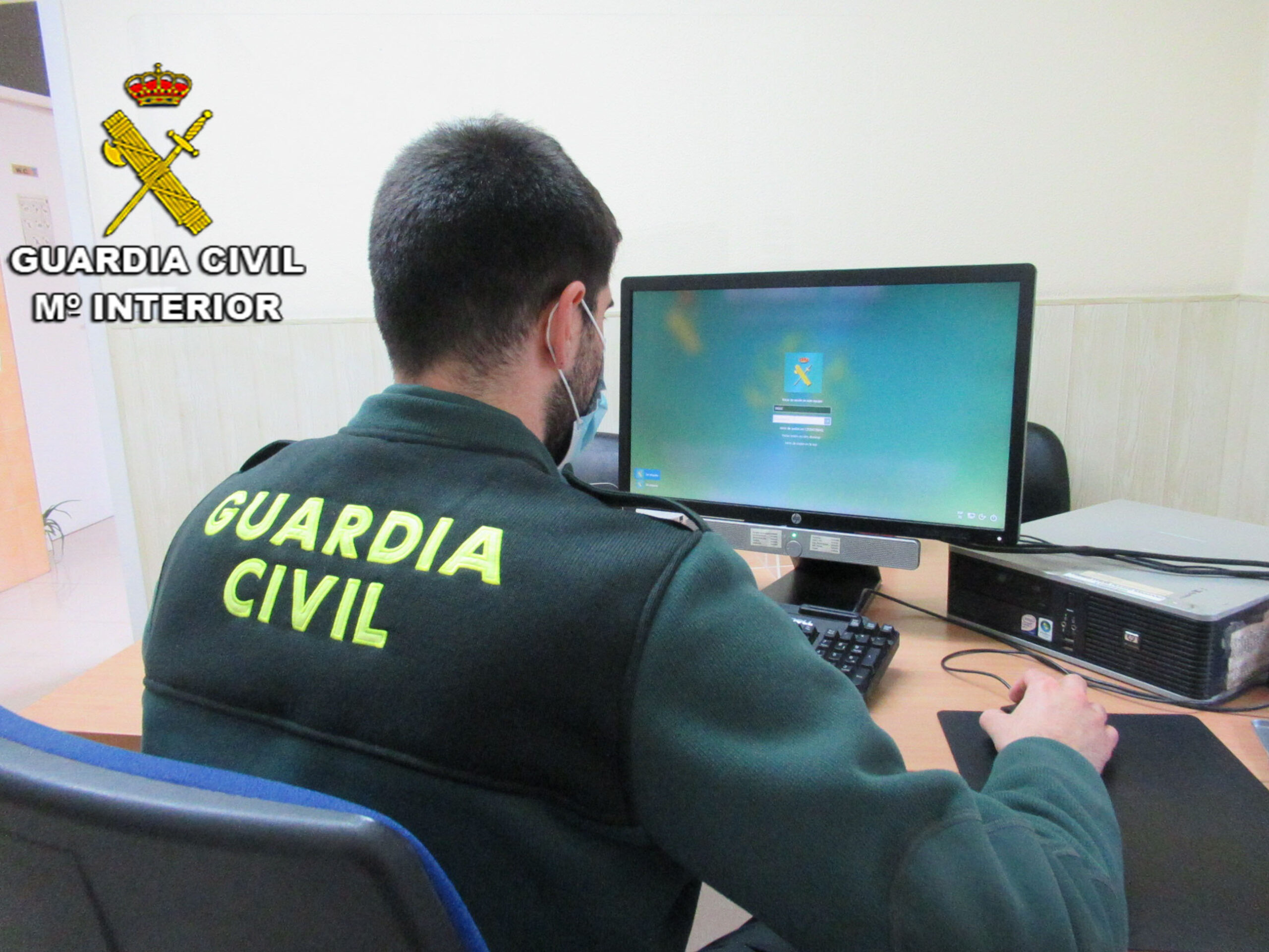 La Guardia Civil de Sanxenxo investiga penalmente a una vecina de Asturias por una ciberestafa