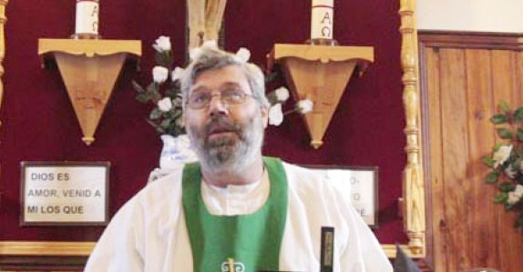 O cura de Xermade chama 'terroristas' aos bispos por desentenderse dos abusos a menores