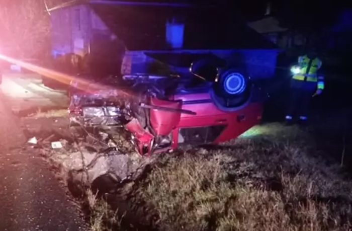 Muere tras volcar el coche que conducía