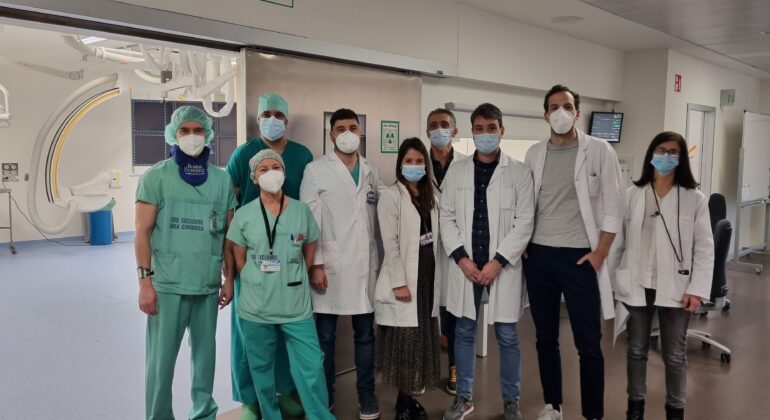 Neurorradiólogos vigueses consolidan unha nova técnica neurovascular