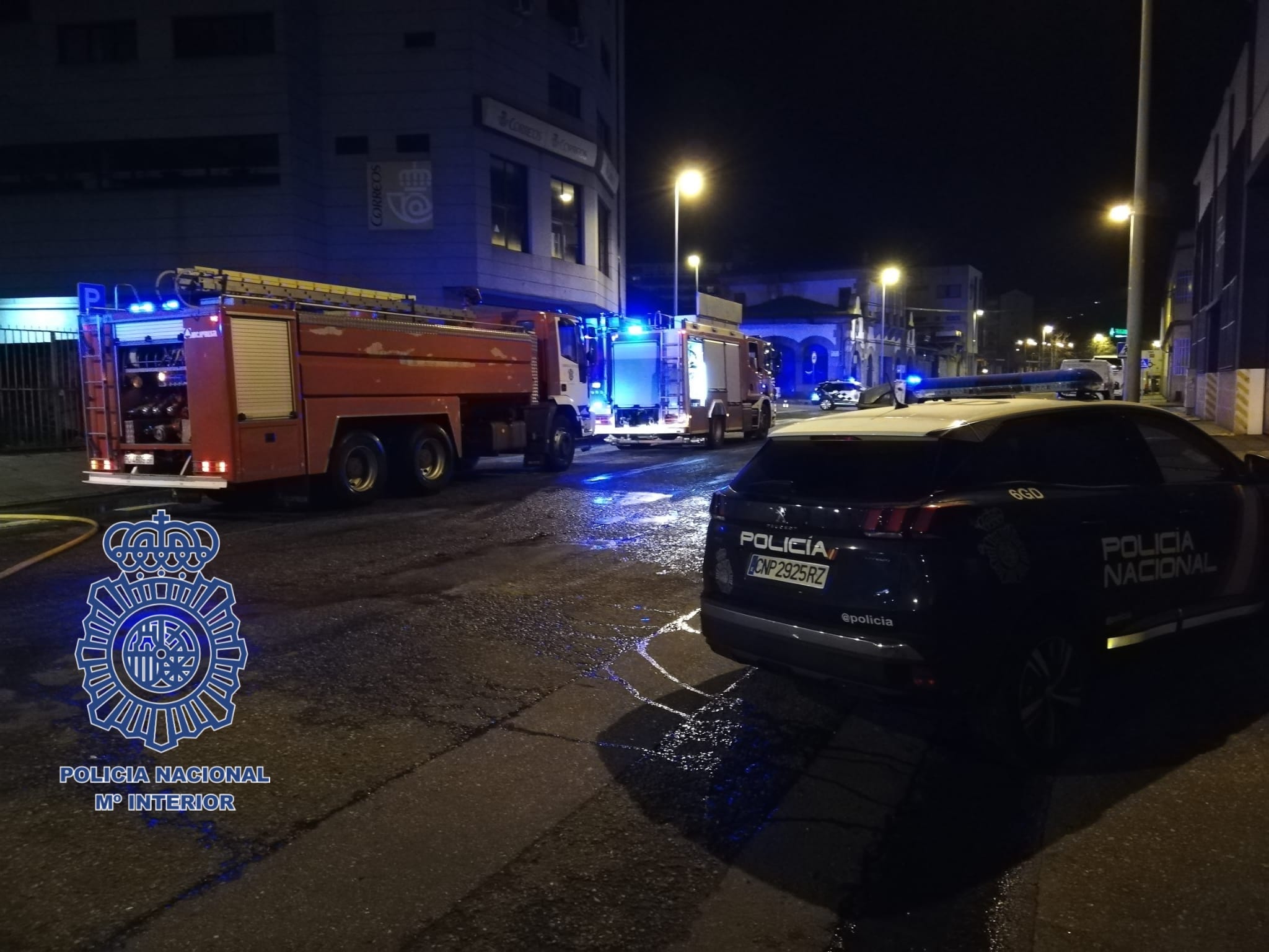 Arde una nave abandonada en Jacinto Benavente